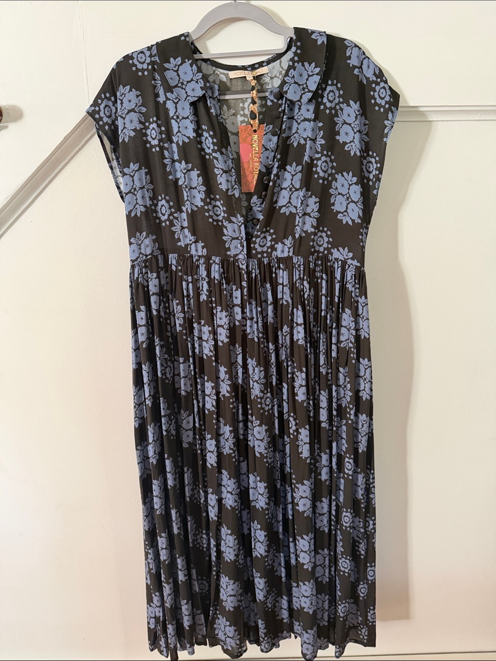 Novella Royale Black Midi Dress with Blue Floral Print sz s